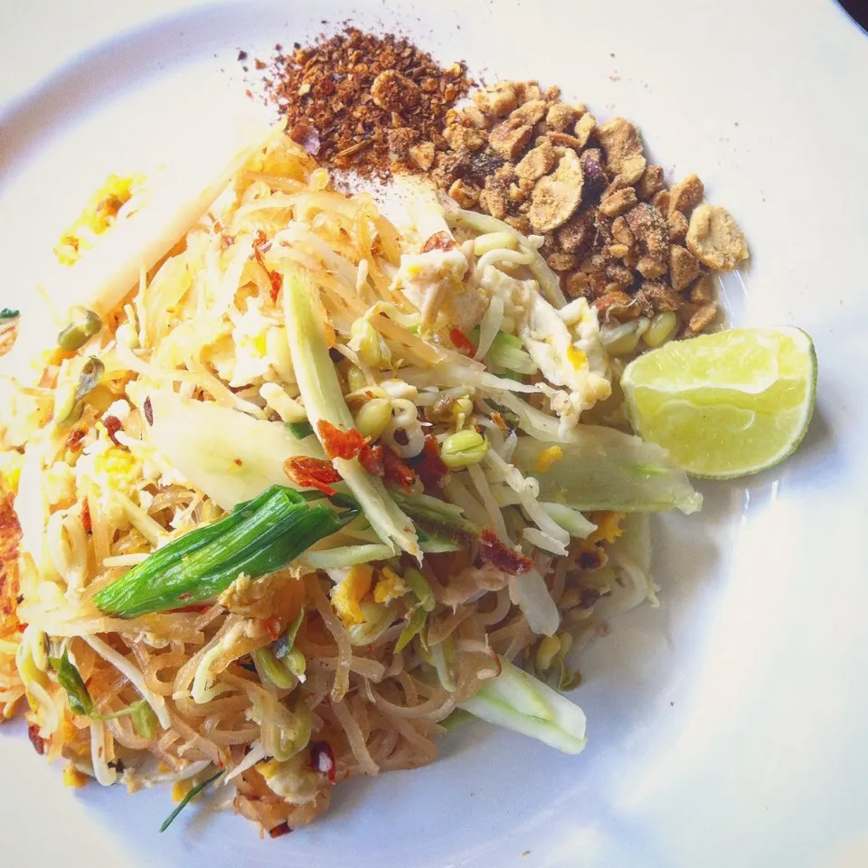 Fusion "Pad Thai" with papaya, spring onion #eatinthai|Eat in Thaiさん