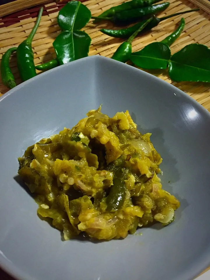 Sambal Ijo - green chilies|Tari's Kitchenさん