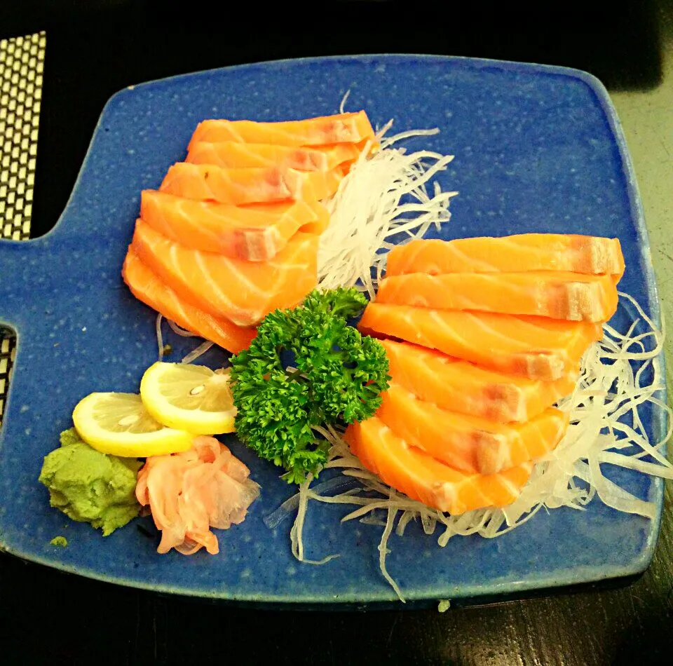 Salmon Sashimi|Mariano Ngさん