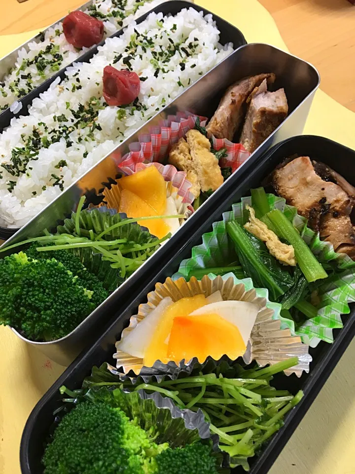 ぶりの塩麹焼き 小松菜と油揚げの炒め煮 柿なます 豆苗炒め ブロッコリー弁当。|Kumiko Kimuraさん