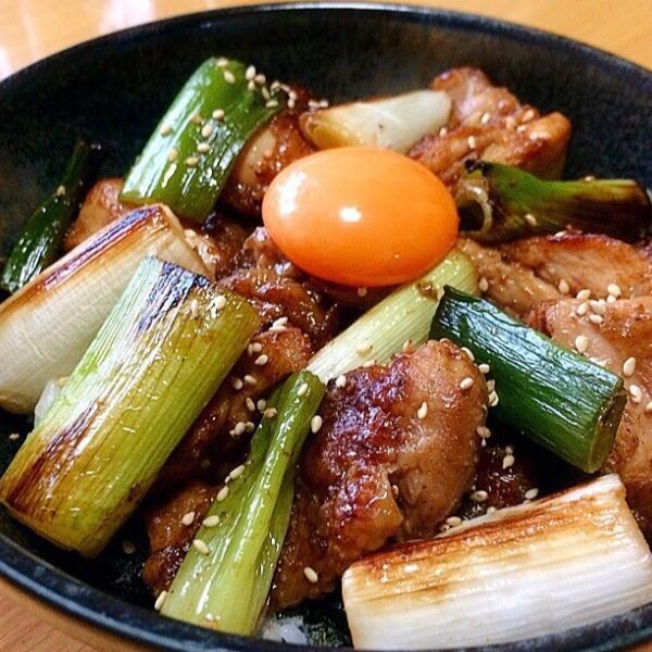一度は試したい フライパンを使った親子丼料理のレシピまとめ Snapdish スナップディッシュ