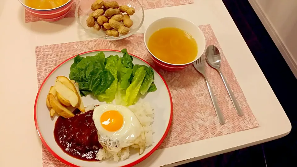 今日の夕食　無印のロコモコ丼、ゆで落花生、玉ねぎのコンソメスープ|pinknari🐰🌈さん