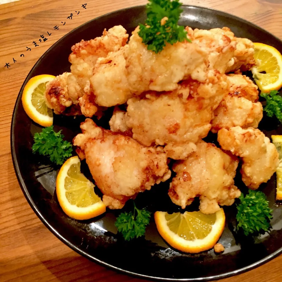 Snapdishの料理写真:咲きちゃんさんの料理 オツな肴🍺シリーズ✨20 ムネ肉で🐔オトナのうま塩レモンザンギ🍋|カタツムリさん