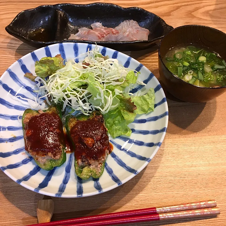 今夜のん♪

ピーマンの肉詰め
自家製鯛の昆布〆
カブと🍄の味噌汁|Momo Hanaさん