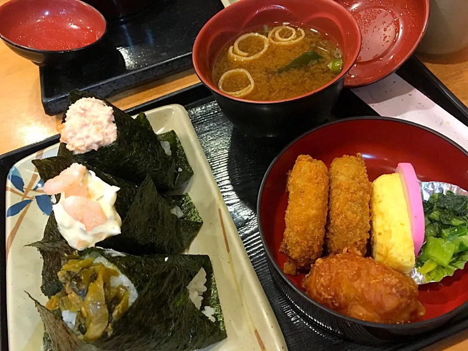 おむすび定食|はっちぃさん