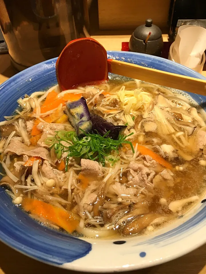 水山の生姜仕込みの肉うどん＠品川|Yasuhiro Koikeさん