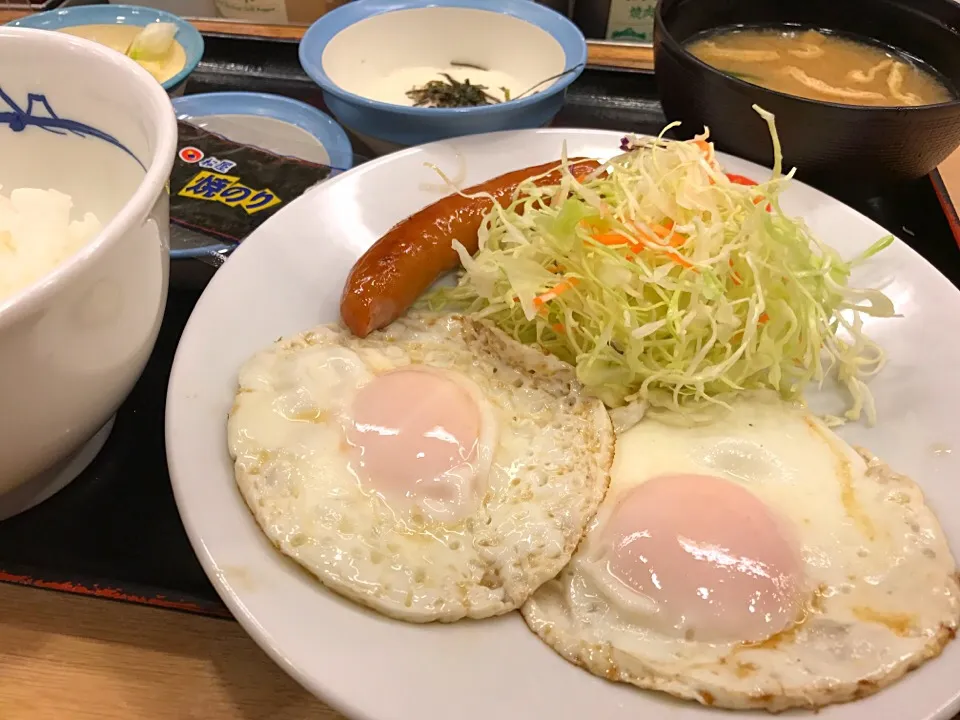 エッグW定食とろろ|マハロ菊池さん