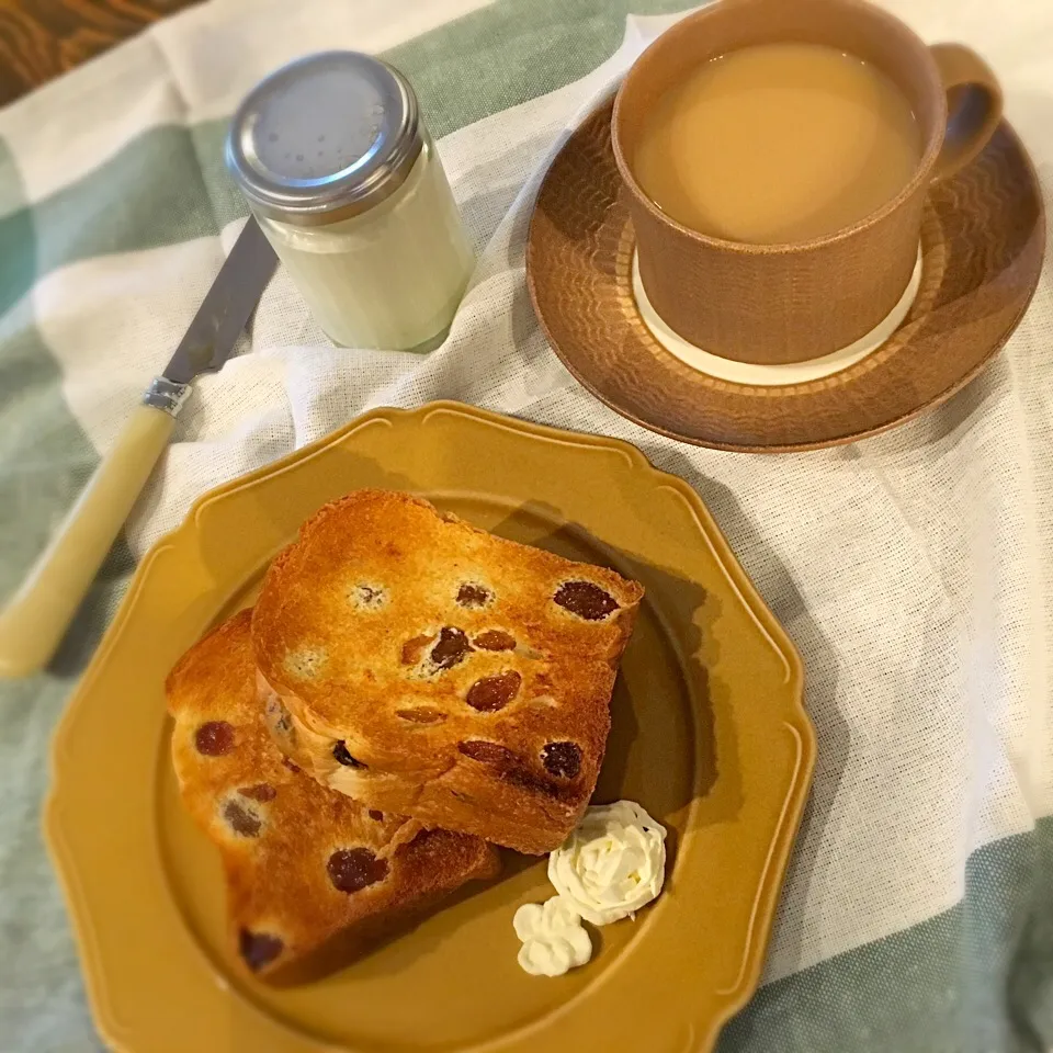 マーガリンでレーズンパンとマーガリンでバタークリーム|絢香♡さん