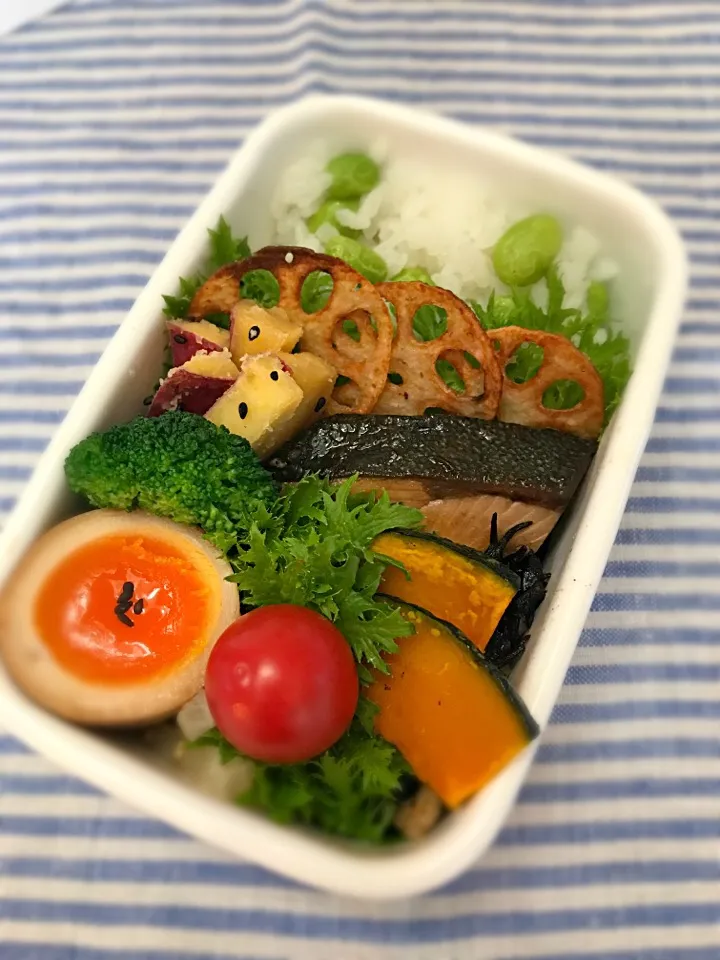 Snapdishの料理写真:2016年11月9日 お弁当|Saemi Itouさん