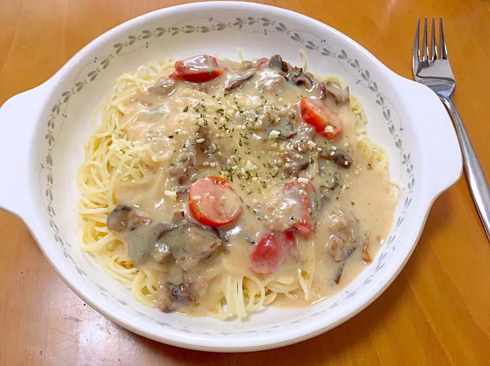 トマトとキノコのクリームパスタ|ゆうさん