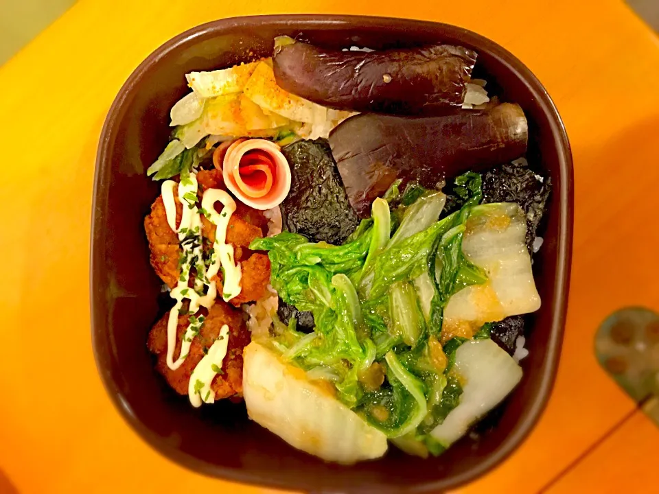 パパお弁当🍱 鶏唐揚げ  野菜あんかけ  茄子の漬物  白菜の漬物  海苔|ch＊K*∀o(^^*)♪さん