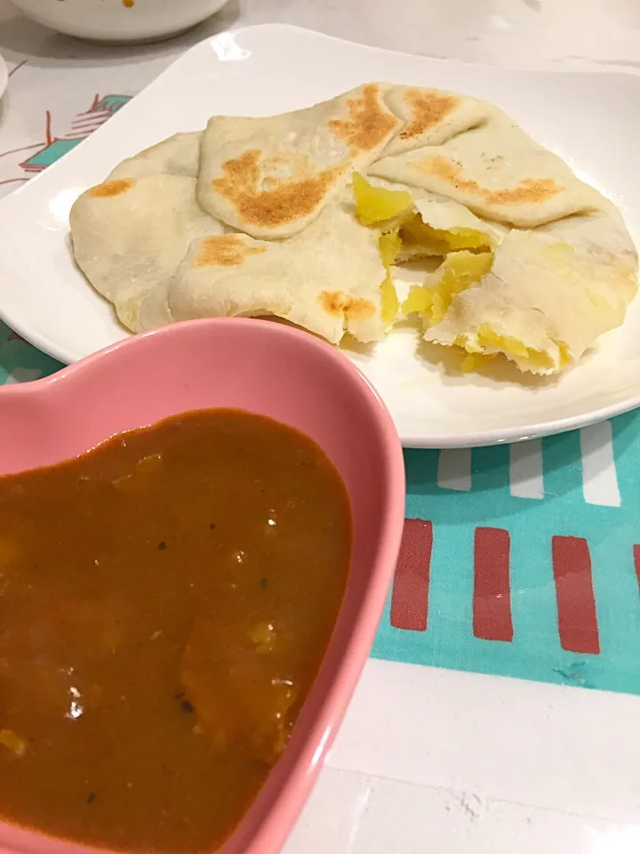 牛すじカレーと 芋ナン焼きました|LICCaさん