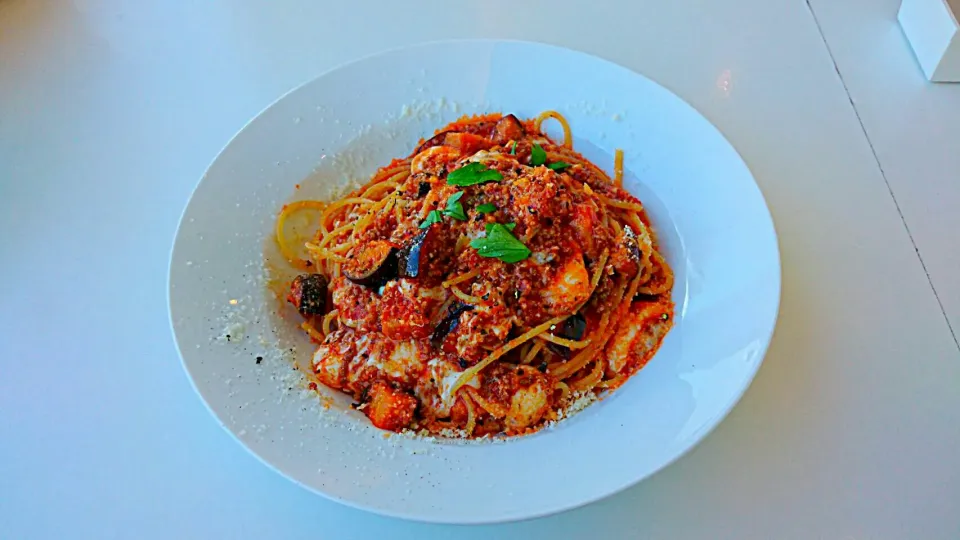 肉とナスとモッツァレラチーズのトマトソースのパスタ🍝|Ume-jaken🍺🍶🍷さん