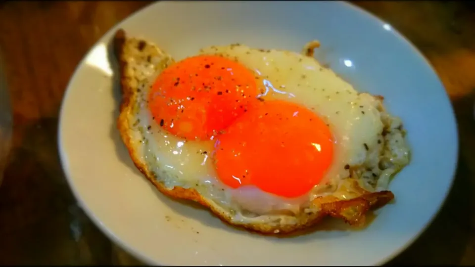 ふたご卵🍳|メイメイda.さん