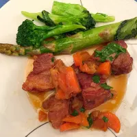 Pork with broccoli and asparagus|Ewerthon Tobaceさん