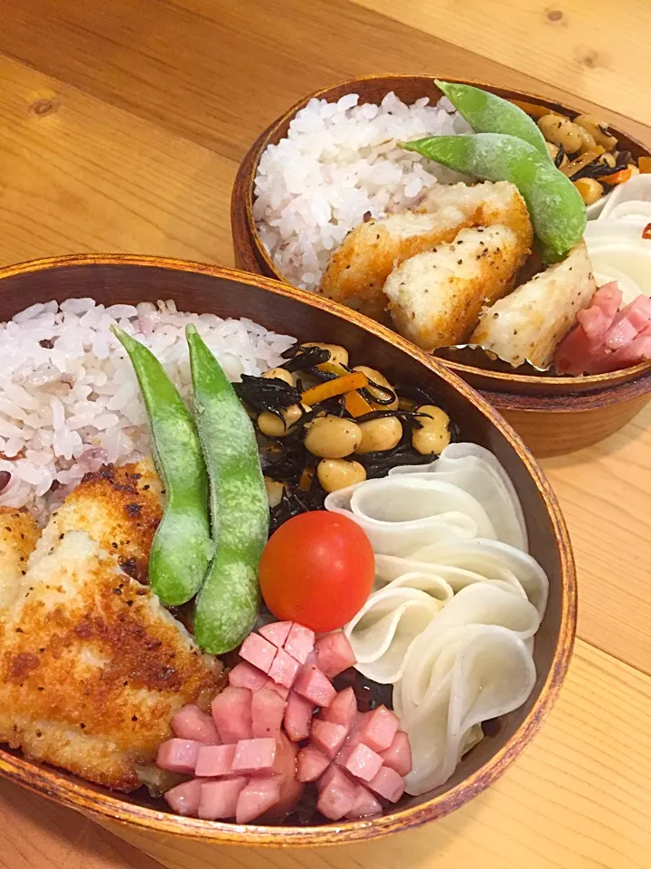 ふたり弁当

雑穀ごはん
魚のフライ
ひじき煮
大根の酢の物
ソーセージ
ミニトマト
枝豆|ひななぎさん