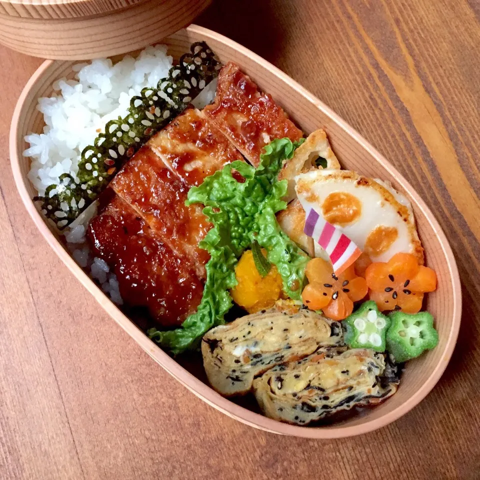 Snapdishの料理写真:11/10 トンテキ弁当🍱|カタツムリさん