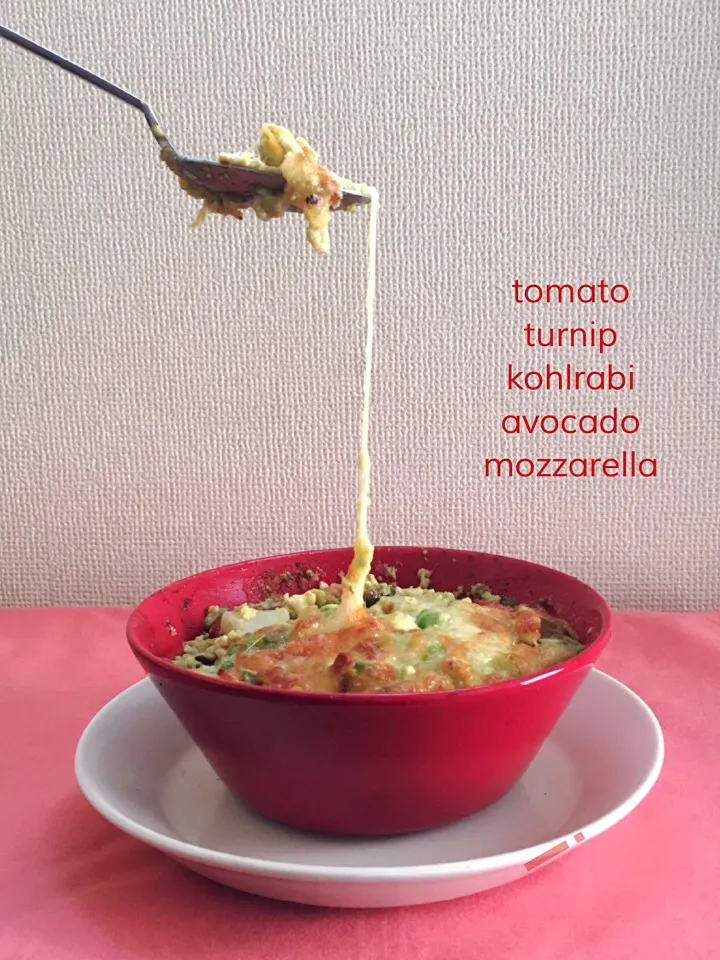 Snapdishの料理写真:トマト・かぶ・コールラビ・アボカドのチーズグラタン 【Tomatoes, turnip, kohlrabi and avocado cheese gratin】|izoomさん