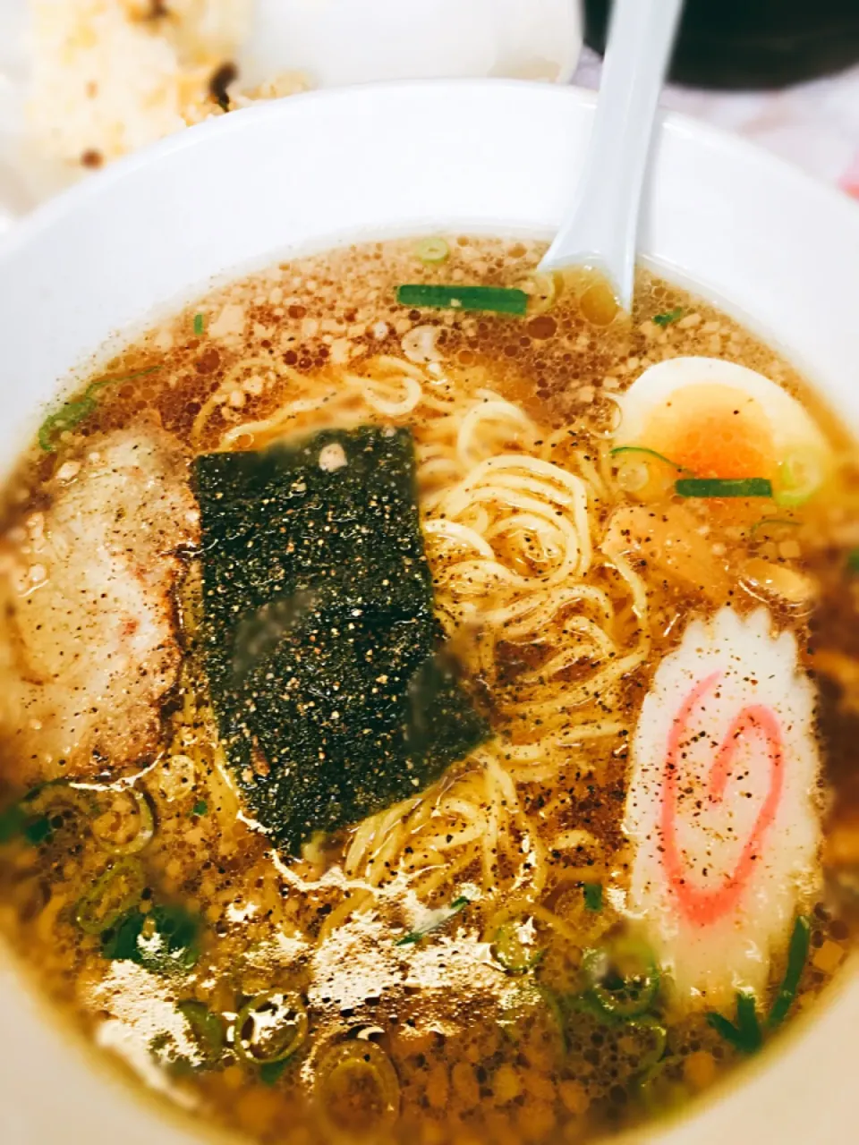 ランチ🍜こってりラーメンですが、むしろアッサリかと…🍥|しろこ🐾໊さん