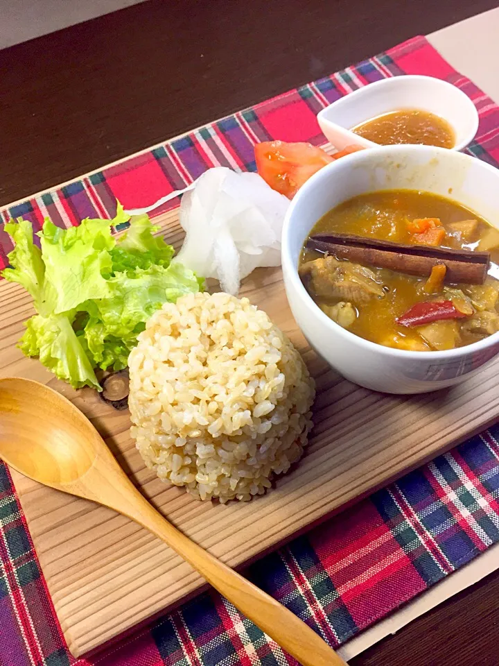 野菜タップリカレー 玄米ごはん
サラダ|shokohanさん