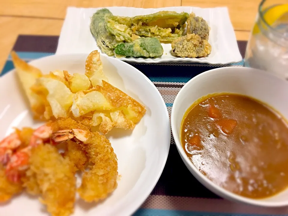 カレーとチーズ揚げと海老フライと野菜天ぷら|タッちゃんさん