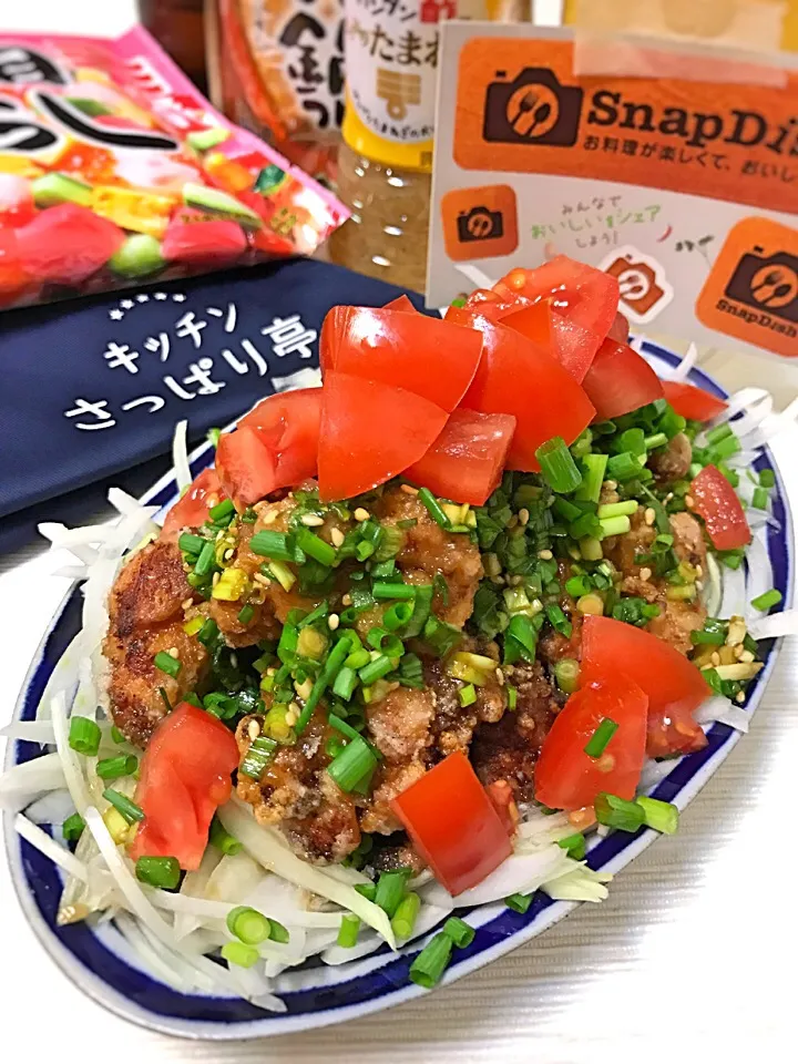 鶏の竜田揚げネギだく味ぽんダレにトマトトッピング🍅|アッチさん