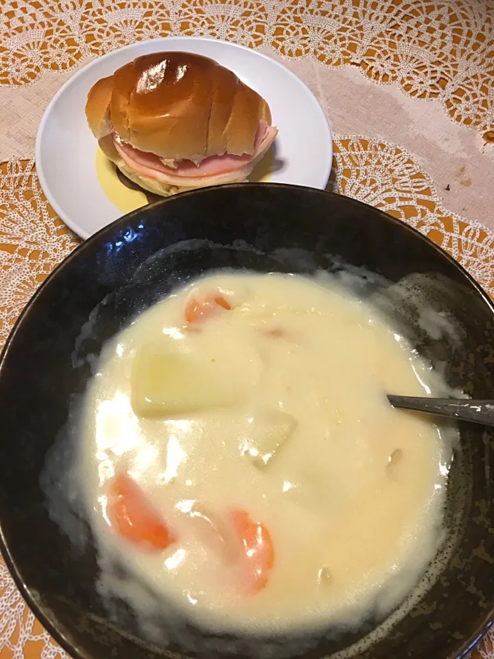 cream stew and ham sandwich|bowssyさん