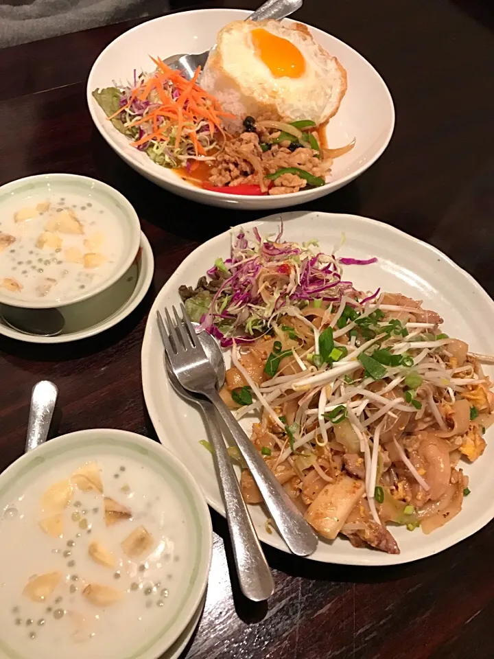 カオカ・バオ・ガイセットとクイッティアオ・クア・ガイセット 🍴姉とタイ料理🇹🇭|kaoriさん