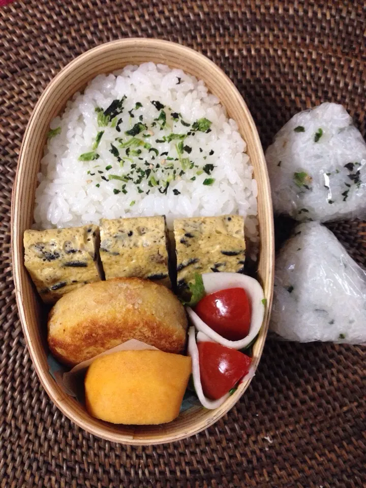 Snapdishの料理写真:ひじきと豆腐入り卵焼き弁当|*なおみん*さん