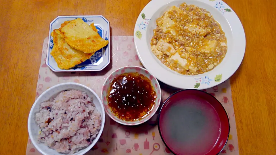 Snapdishの料理写真:１１月９日　麻婆豆腐　もずく　じゃがいものチヂミ　わかめスープ|いもこ。さん