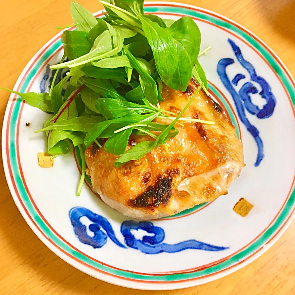 魚焼きグリルで焼くグリルチキン🐔
外はパリパリ中はジューシー♩手間いらず♡|kctreeさん