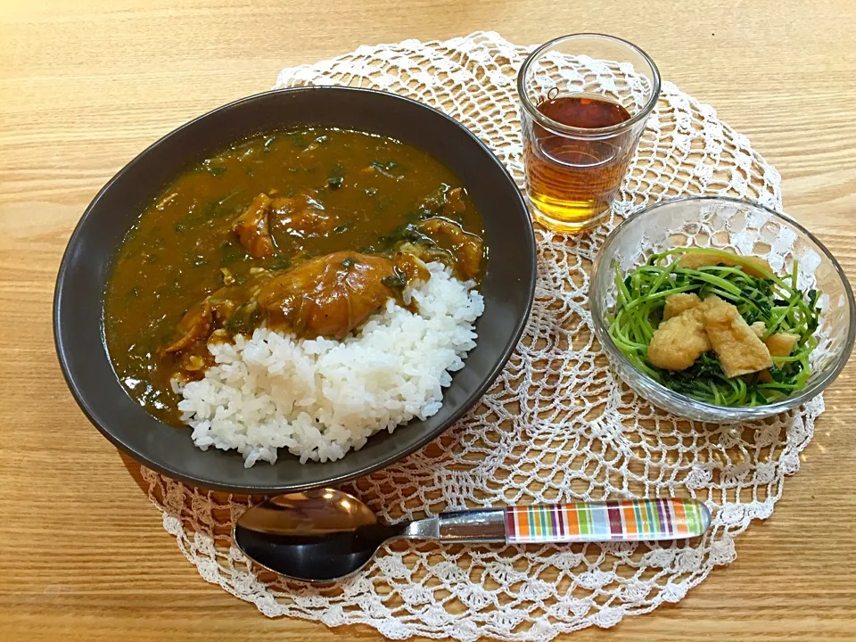 葉野菜カレー
厚揚げと豆苗の含め煮|野上真理子さん