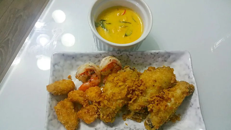 Fried chicken wings pop corn chicken prawns with salted egg sauce 😉😍👅💋|🌷lynnlicious🌷さん