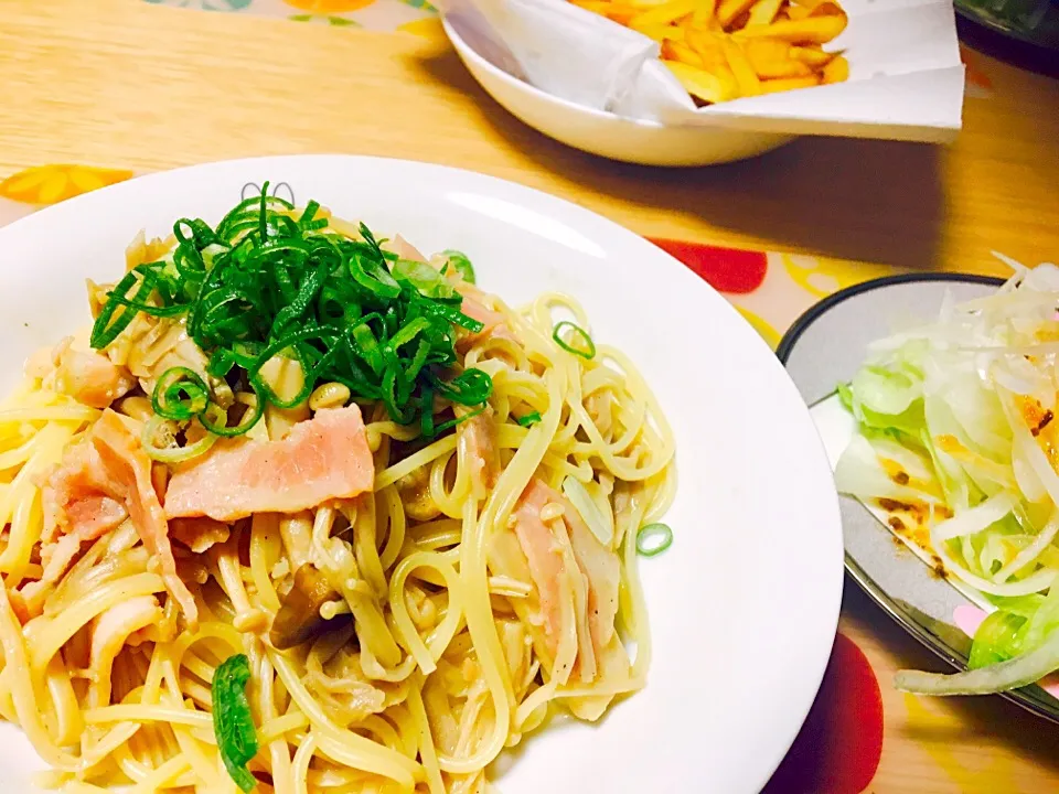 Snapdishの料理写真:きのことベーコンのバター醤油パスタ♡|ありんこ✩⃛さん