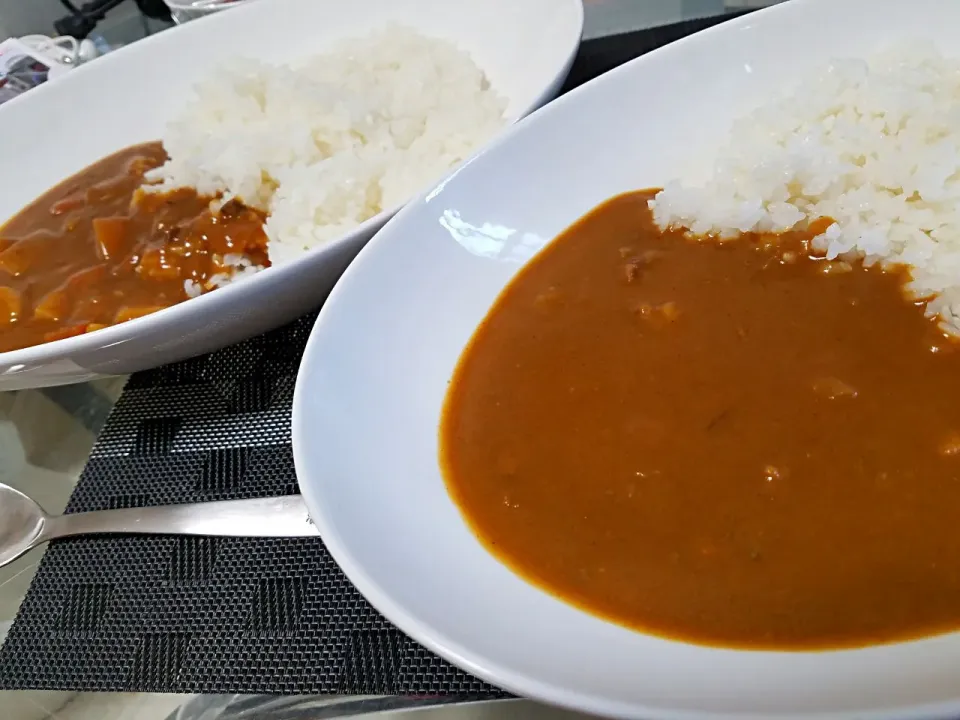 カレー食べ比べじゃけん!!|まぁちさん