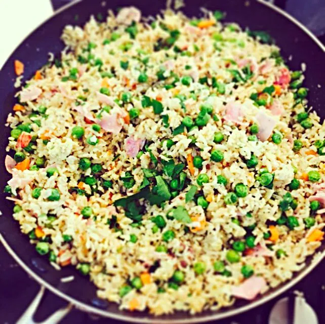 Healthy veggie eggy brown rice.|Shaguftaさん