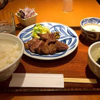 Snapdishの料理写真:牛タン定食|nachuさん