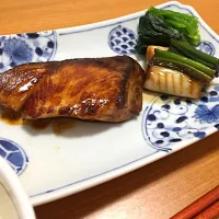 Snapdishの料理写真:ぶりの照り焼き|こりまんさん