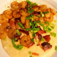 Snapdishの料理写真:shrimp and grits with bacon|deannaさん