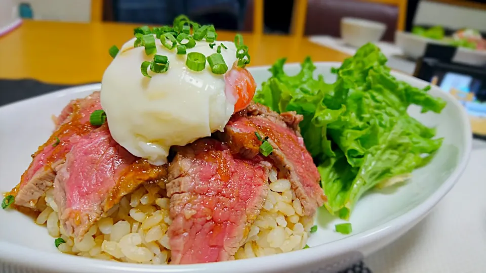 ローストビーフ丼♪|ちかぴょんさん