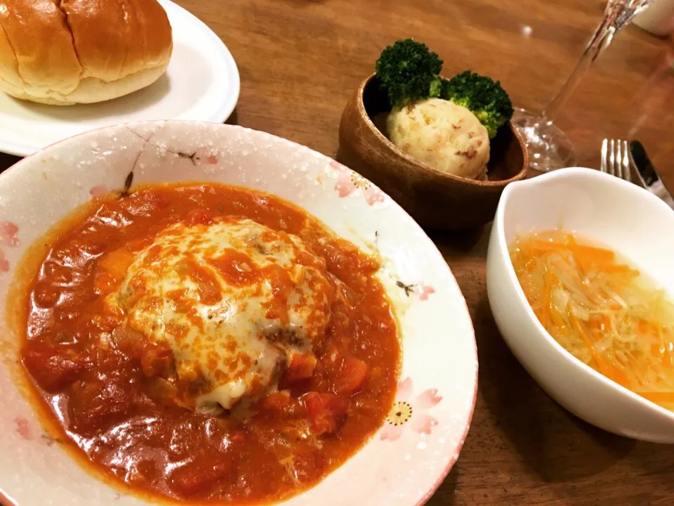 Snapdishの料理写真:トマト煮込みハンバーグ|はづきさん