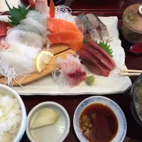 地魚入りお刺身定食|麻婆とうふさん