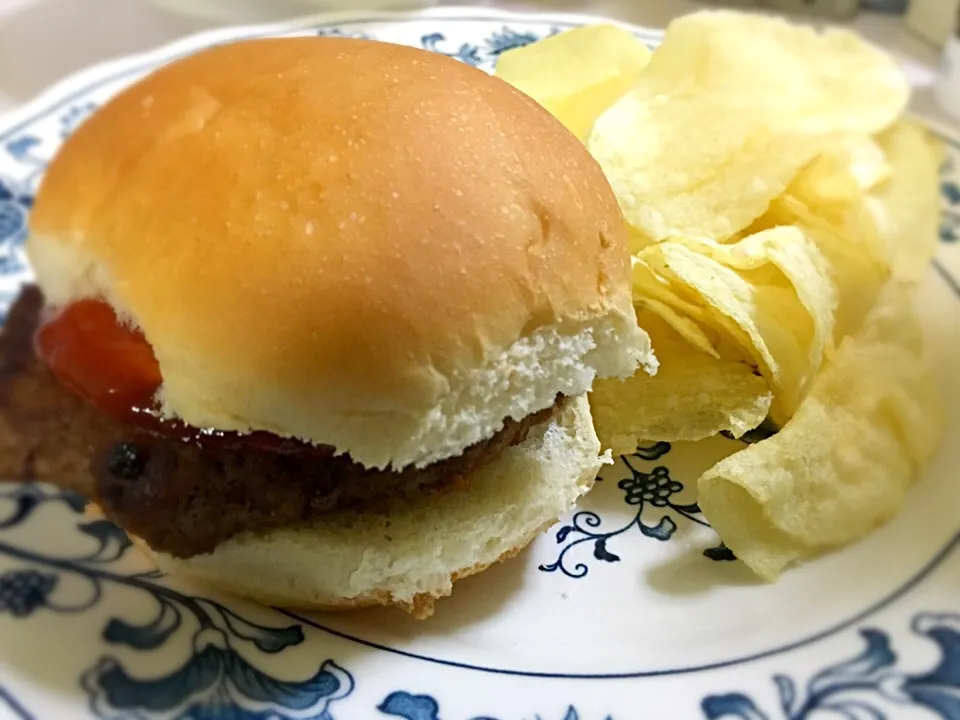 Burger and chips|Johnnyさん