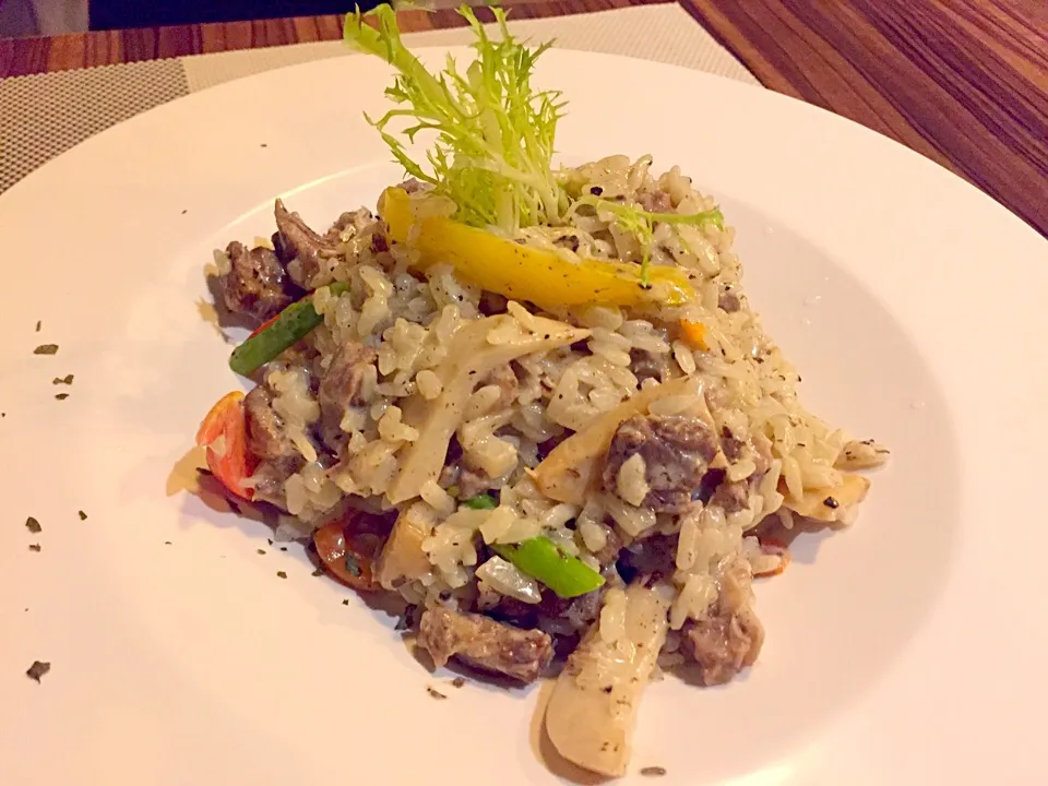 Risotto with diced beef & wild mushrooms in black truffle cream sauce|Sky Blueさん