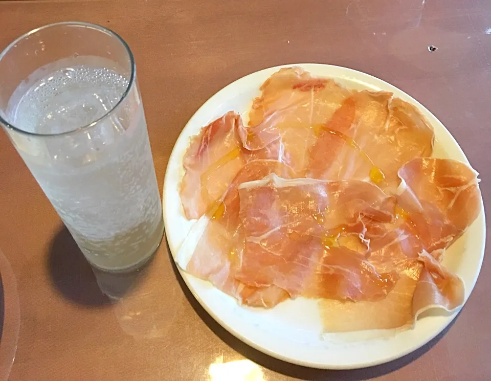 Italian Raw ham & gin tonic|☆*:.｡. o🎀cynthia🎀o .｡.:*☆さん