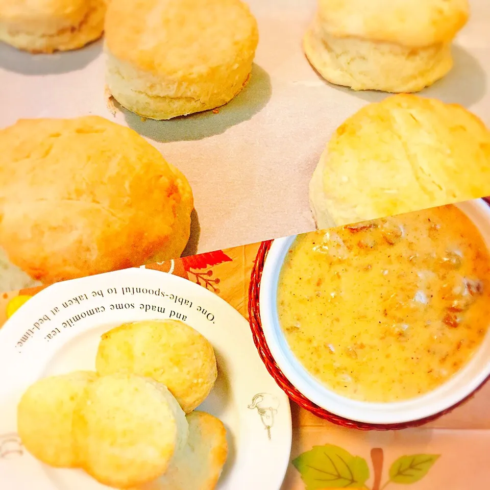 Sausage gravy & Biscuits
✨ソーセージグレイビー
& ビスケット✨✨✨|🌸Emery Mさん