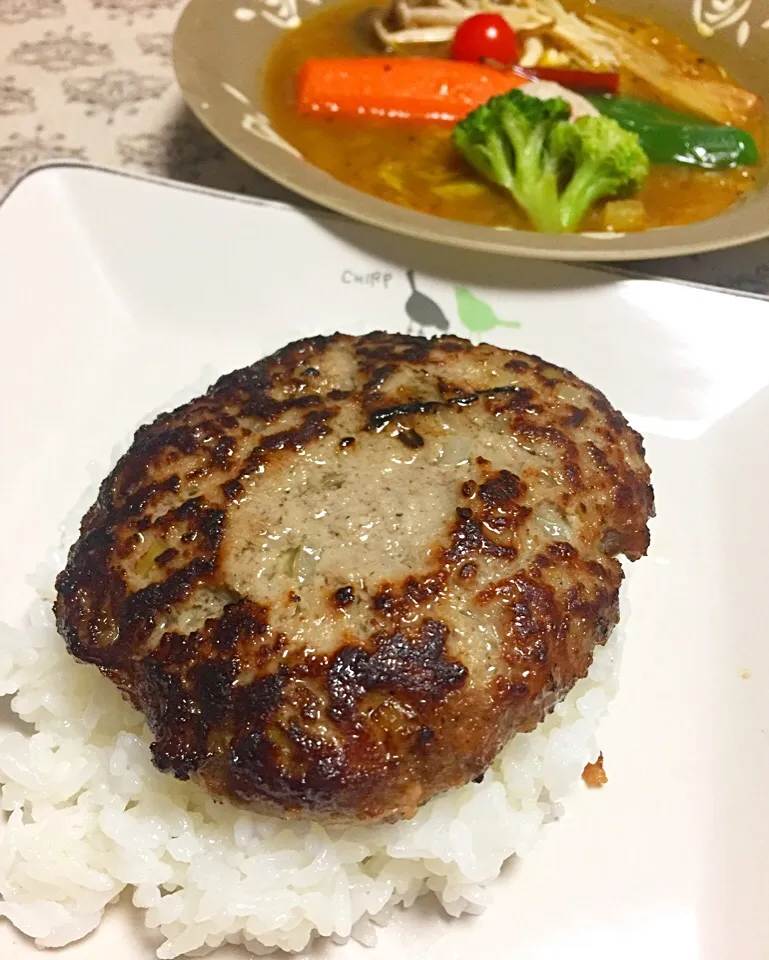 バースデーディナー ライスオンハンバーグきのこ野菜スープカレー|カウンター嬢さん