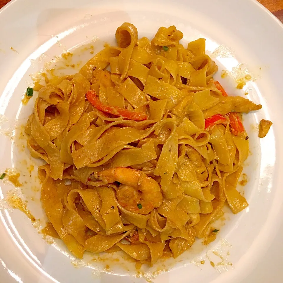 Snapdishの料理写真:Messy but yummy goodness. Cajun shrimp pasta|Jillieさん