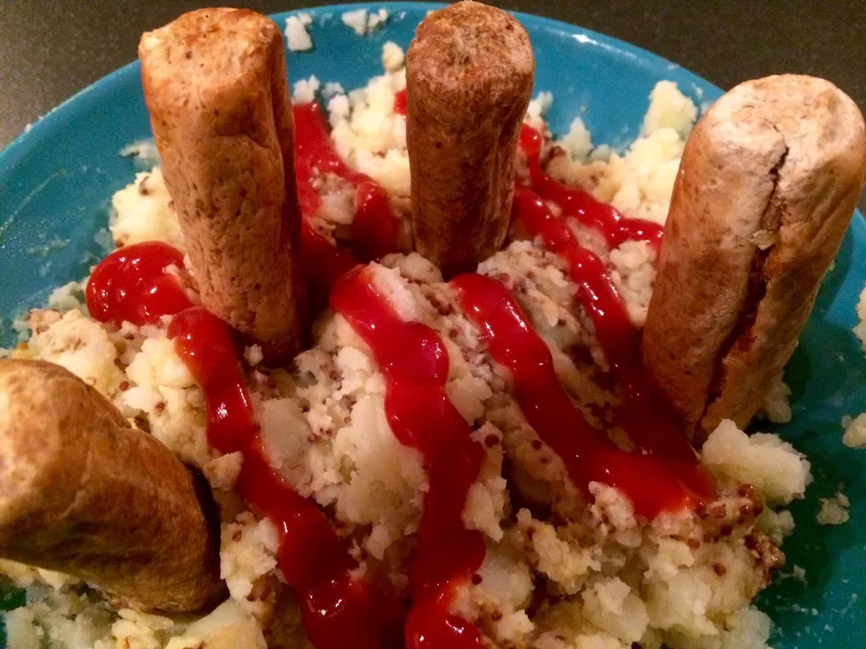 Veggie sausages, mashed potato & tomato ketchup|Nick Hiderさん