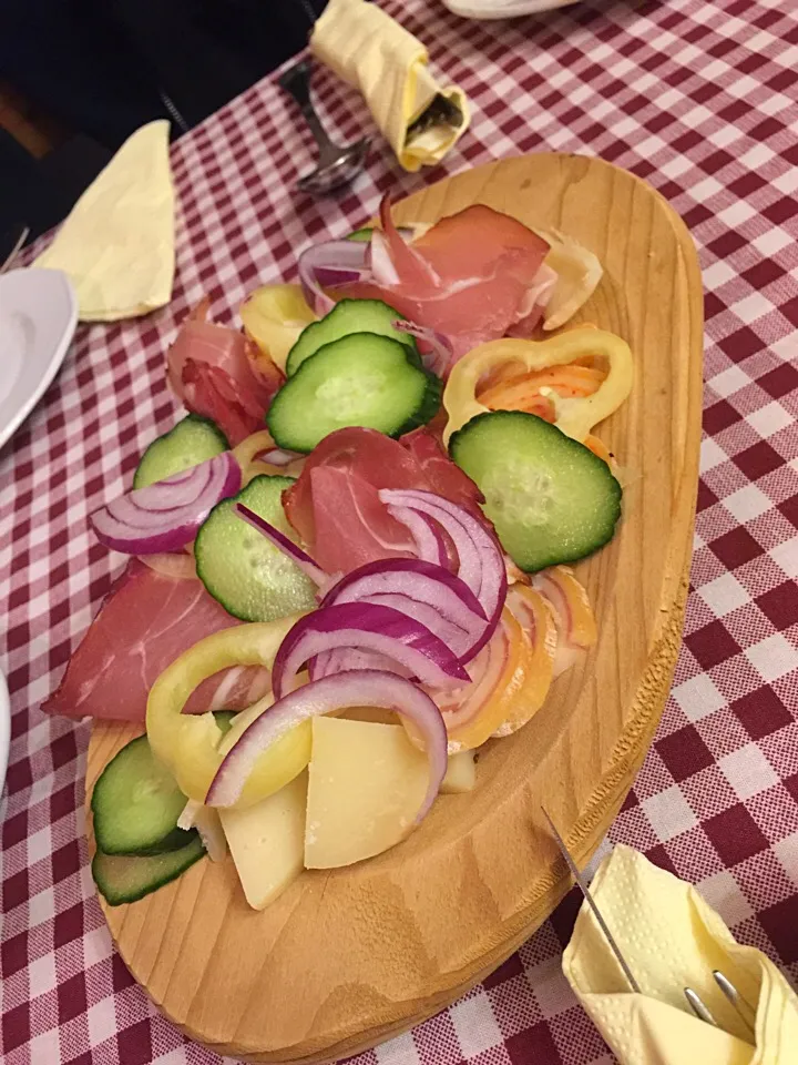 Ham and cheese platter|Yoku kuu kyaku daさん